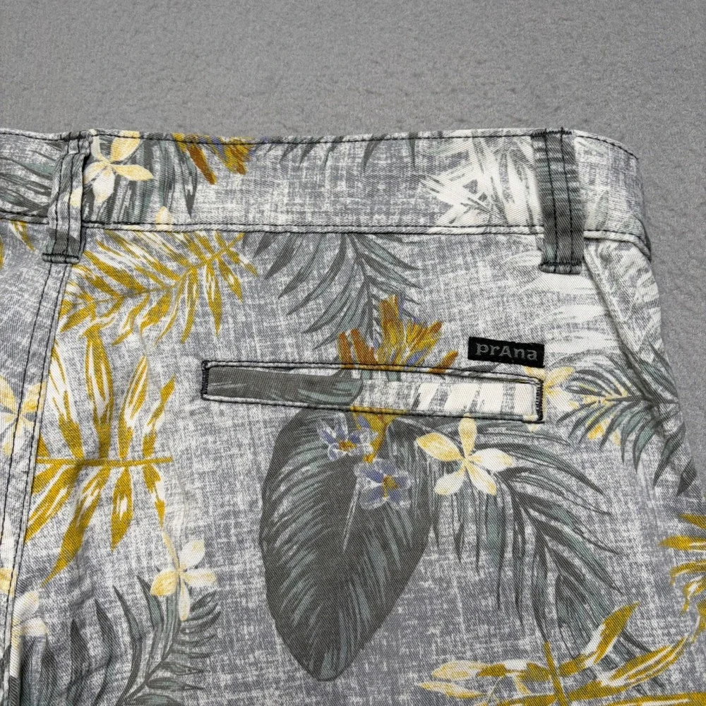 Prana Shorts Mens 34 Grey Tropical Floral Organic Cotton Stretch Flat Front